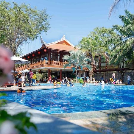 Phuong Nam Resort Thuan An Exterior foto